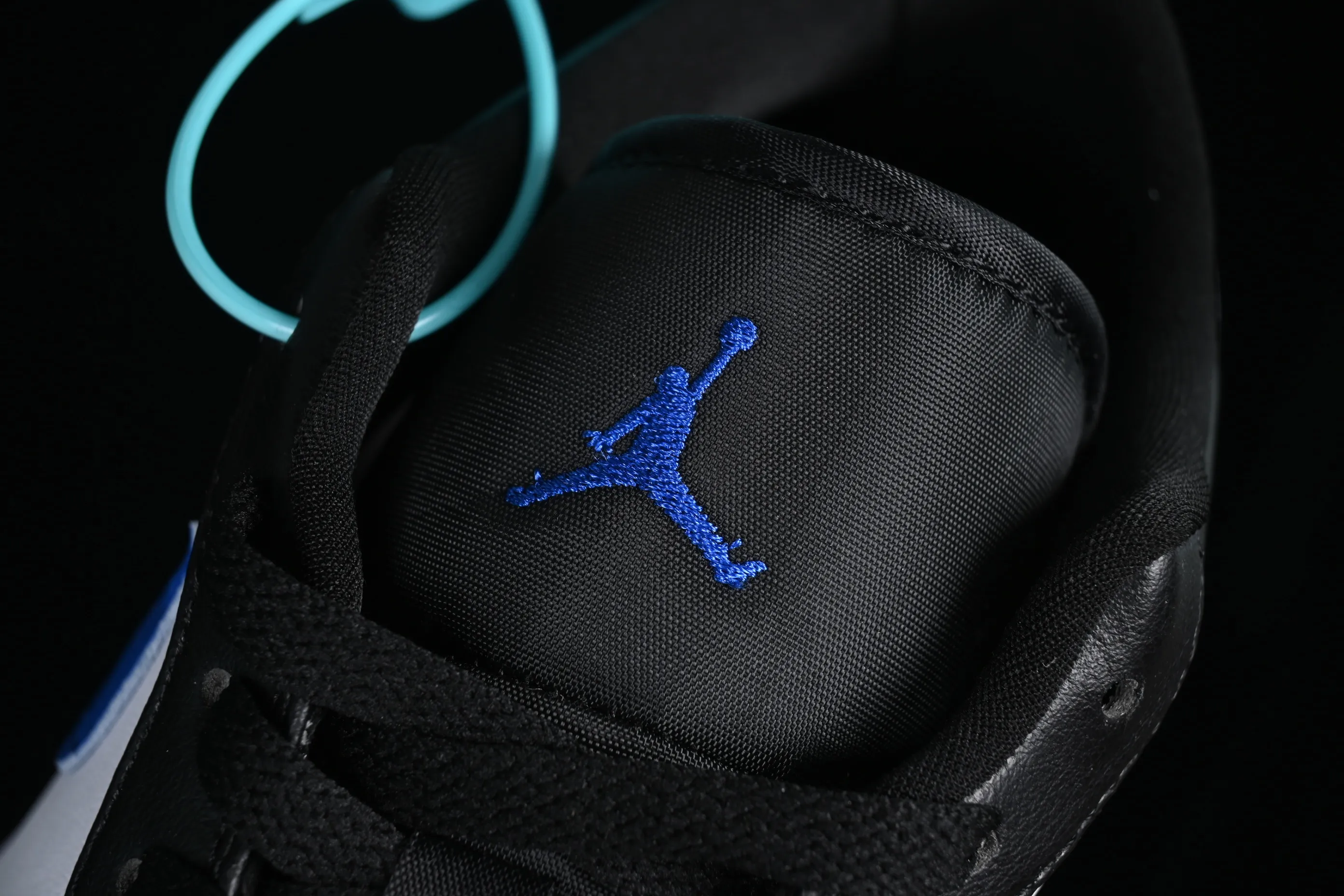 All categories Air Jordan Jordan series basketball shoes Air Jordan 1 Low Z version Air Jordan 1 Low AJ1 Joe 1 black and white low-top cultural basketball shoes 553558-140